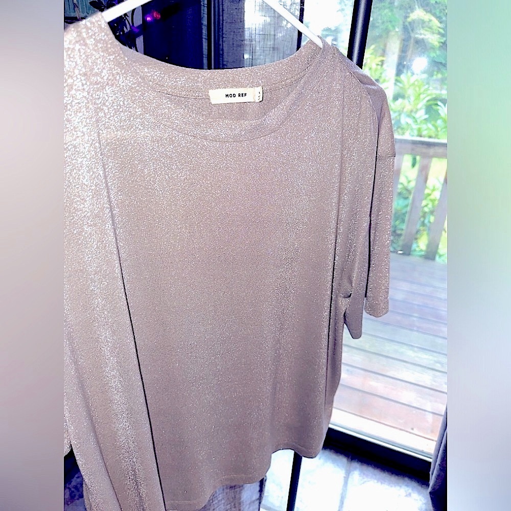 Women’s Large Mod Ref Silver Sparkle Light Gray / Light Beige Short Sleeve Top